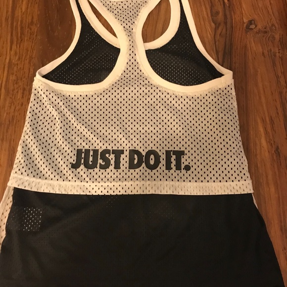 Nike tank- jersey material - Picture 2 of 3